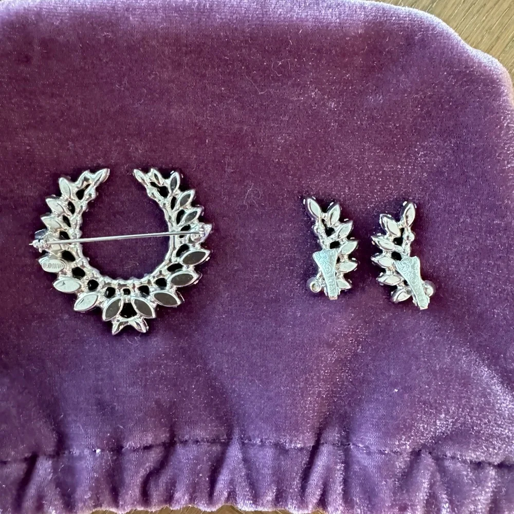 B David Brooch and Earring Set - Picture 4 of 8